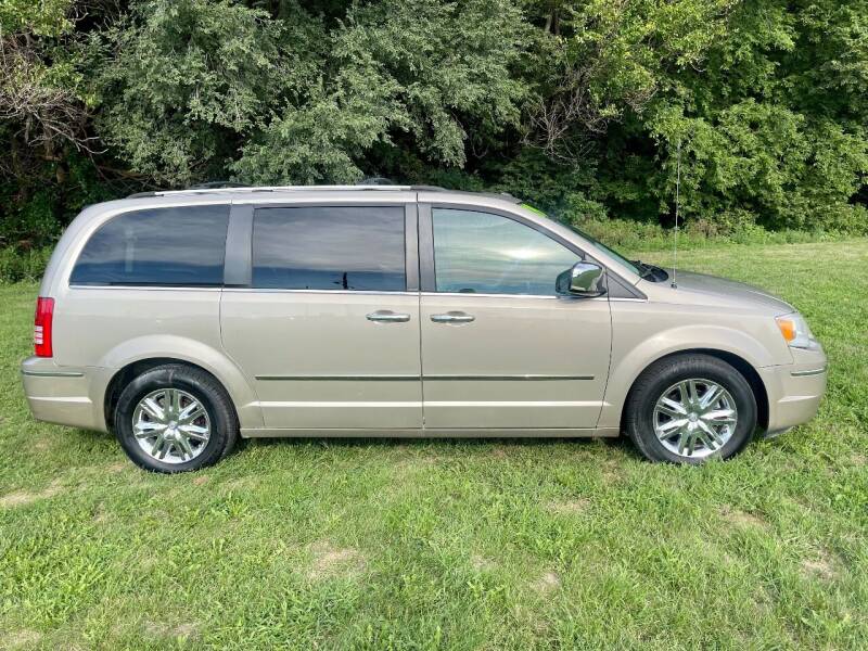 2009 Chrysler Town and Country for sale at Iowa Auto Sales, Inc in Sioux City IA