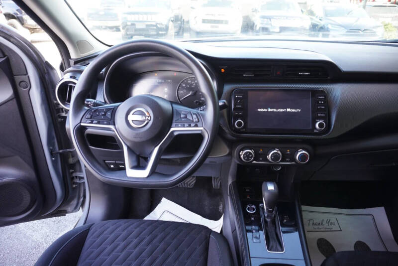 2023 Nissan Kicks SV