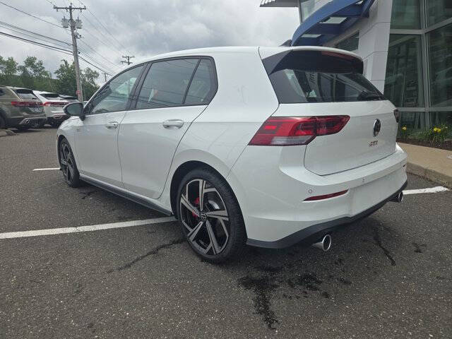 2025 Volkswagen Golf GTI SE