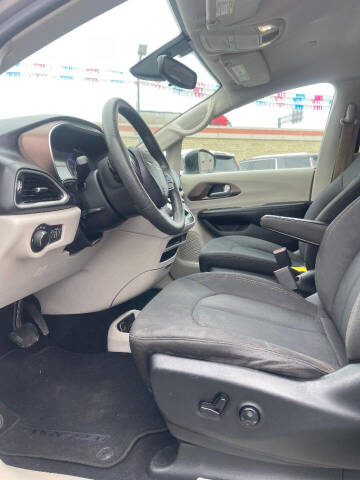 2017 Chrysler Pacifica LX