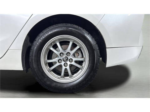 2017 Toyota Prius Three