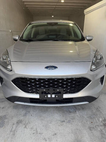 2020 Ford Escape SE