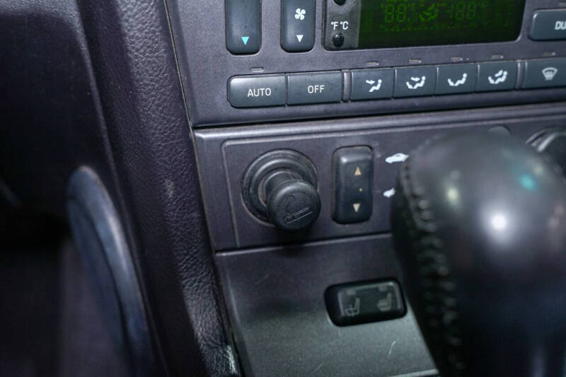 2004 Ford Thunderbird Deluxe