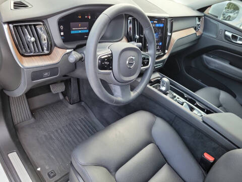 2023 Volvo XC60 B5 Plus Bright Theme