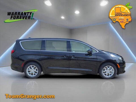 2025 Chrysler Voyager LX