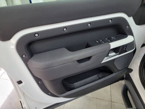 2023 Land Rover Defender 110 30th Anniversary Edition