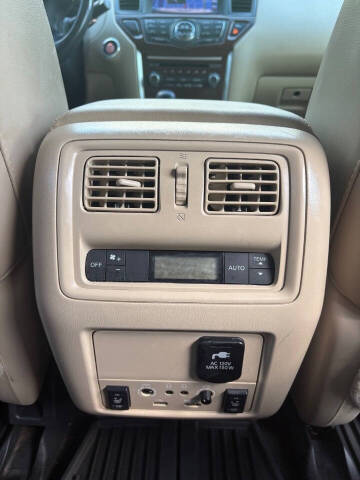 2017 Nissan Pathfinder Platinum