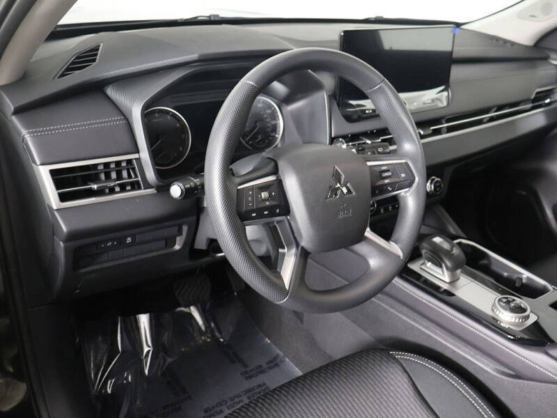 2026 Mitsubishi Outlander ES