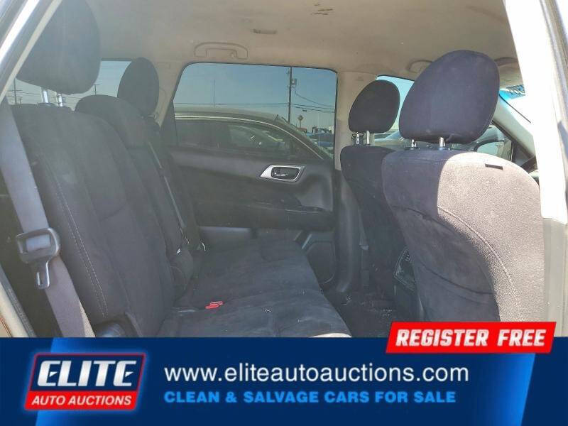 2016 Nissan Pathfinder S
