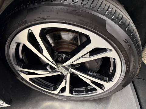 2023 Audi e-tron GT quattro Premium Plus