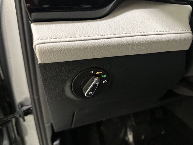 2025 Volkswagen Taos S