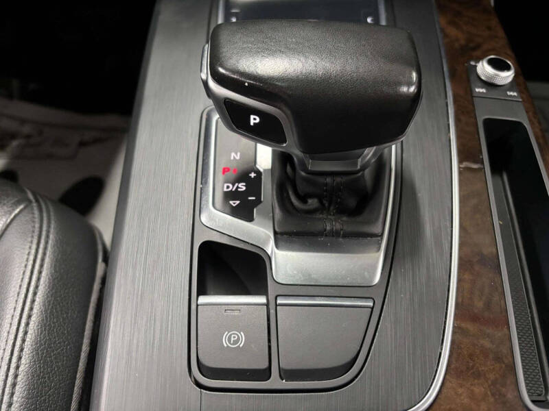 2018 Audi Q5 2.0T quattro Premium Plus