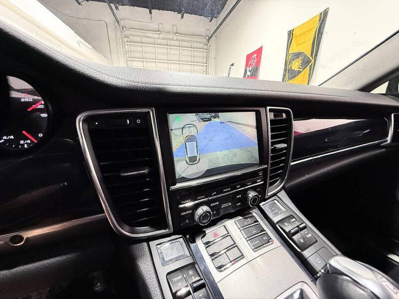 2016 Porsche Panamera