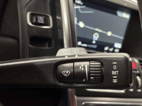 2017 Volvo XC60 T5 Dynamic