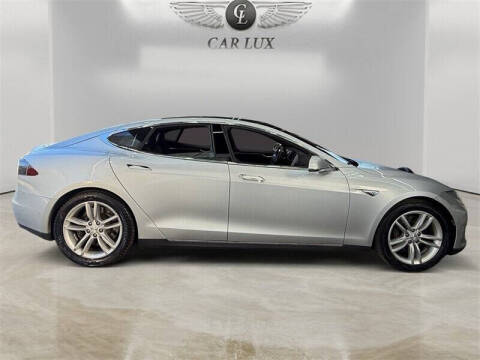 2015 Tesla Model S 70D
