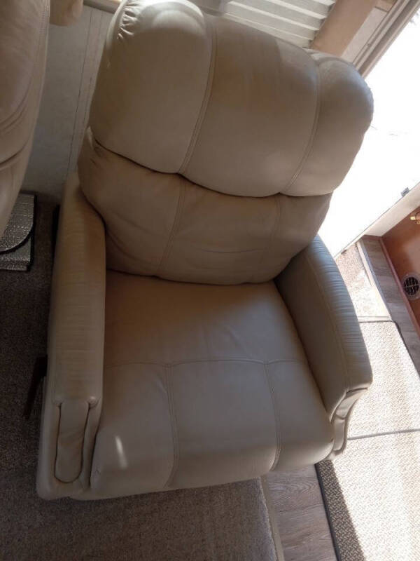 2002 Freightliner XC Chassis