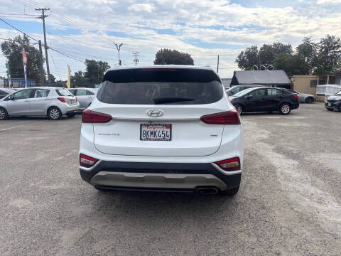 2019 Hyundai Santa Fe SE 2.4L