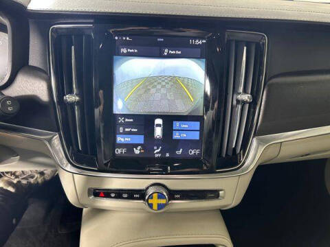 2017 Volvo V90 Cross Country T6