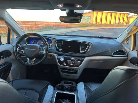 2021 Chrysler Pacifica Touring L