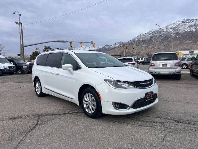 2018 Chrysler Pacifica for sale at Revolutionary Auto in Pleasant Grove UT