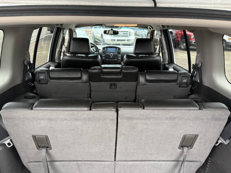 2009 Nissan Pathfinder LE