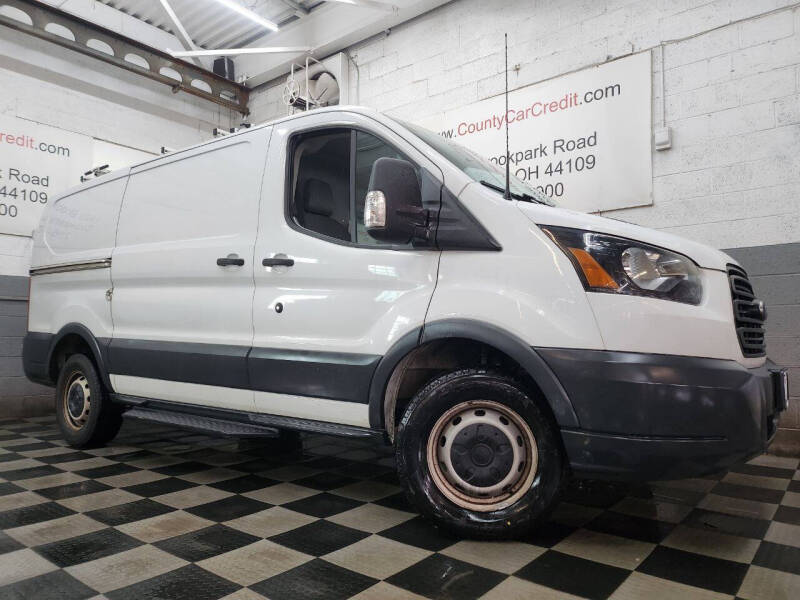 2018 Ford Transit Base's photo