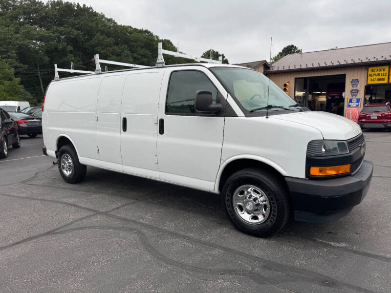 2019 Chevrolet Express Cargo Work Van's photo