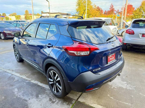 2018 Nissan Kicks SR