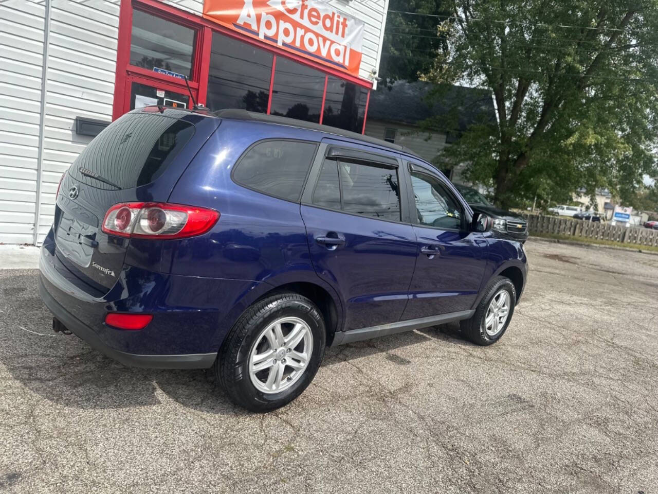 2010 Hyundai SANTA FE for sale at BENZEN AUTO LLC in Ashtabula, OH