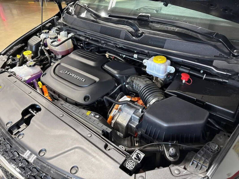 2024 Chrysler Pacifica Plug-In Hybrid Select