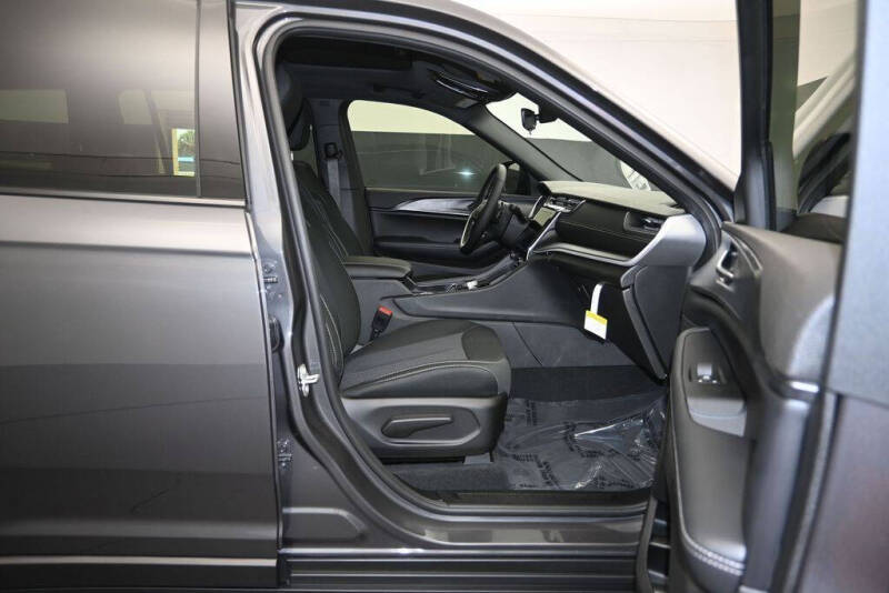 2026 Jeep Grand Cherokee L Laredo