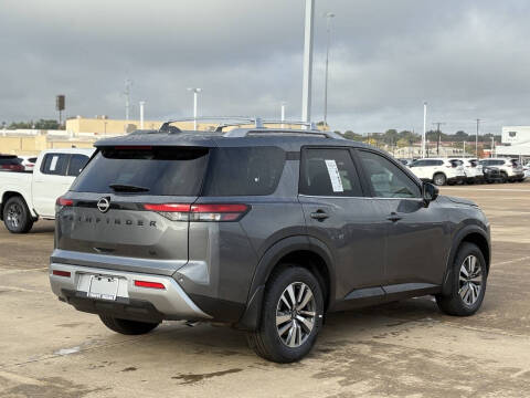 2025 Nissan Pathfinder SL