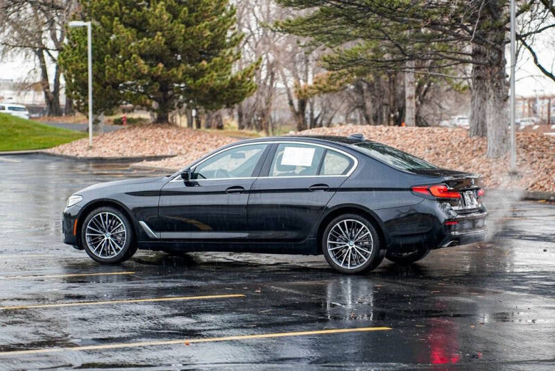 2022 BMW 5 Series 530i