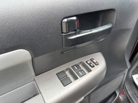 2016 Toyota Sequoia SR5