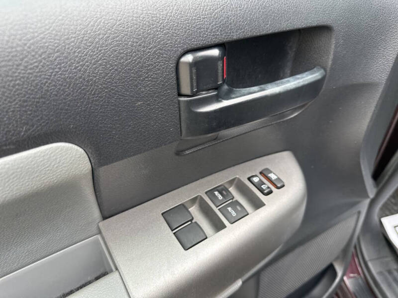 2016 Toyota Sequoia SR5