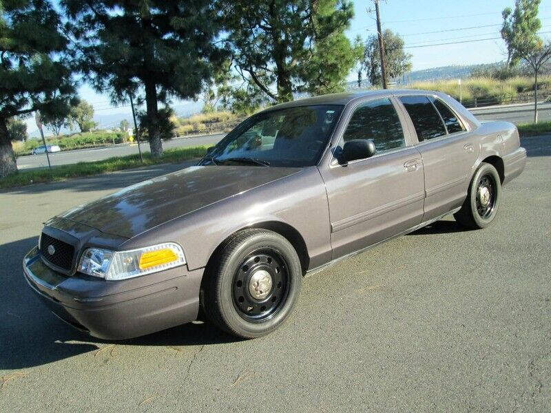 2011 Ford Crown Victoria Police's photo