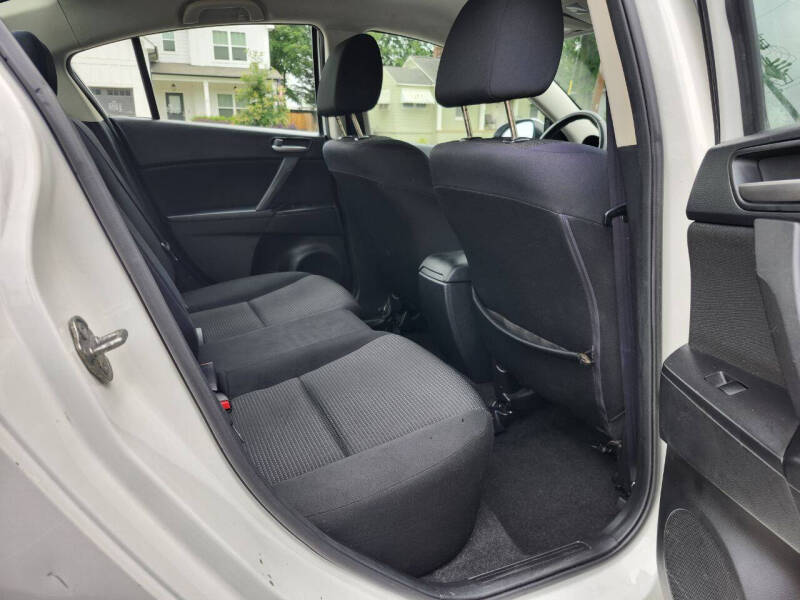 2013 Mazda MAZDA3 i Touring