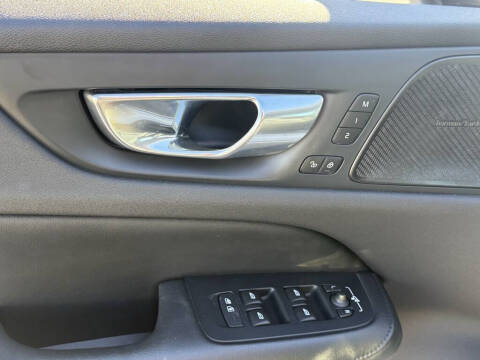 2024 Volvo S60 B5 Plus Dark Theme