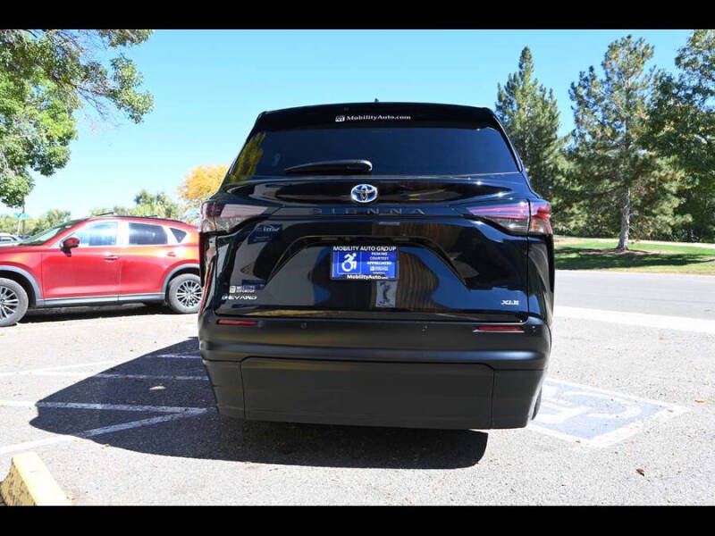 2025 Toyota Sienna XLE 7-Passenger