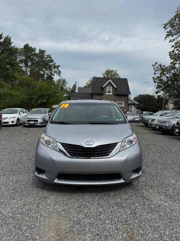 2014 Toyota Sienna LE 7-Passenger