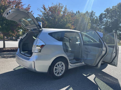 2013 Toyota Prius v Three
