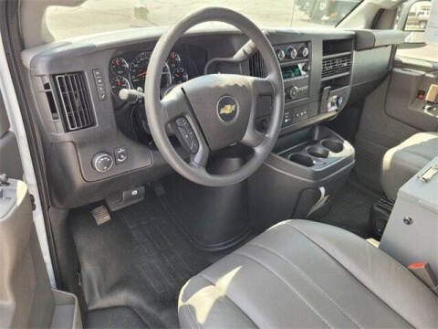 2025 Chevrolet Express 2500