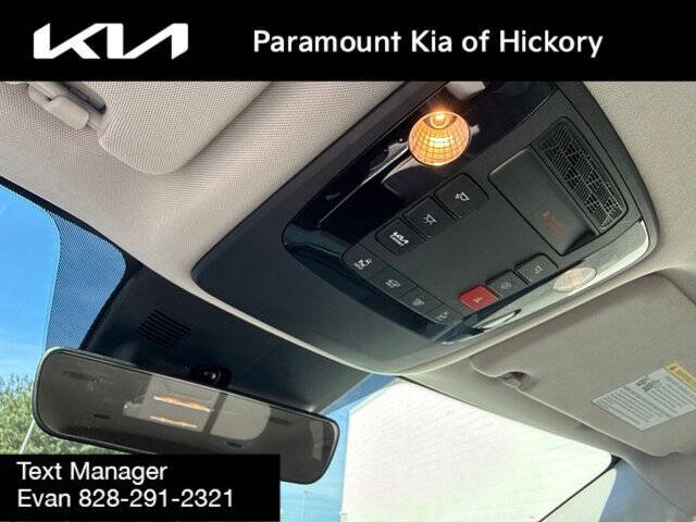 2025 Kia Carnival EX