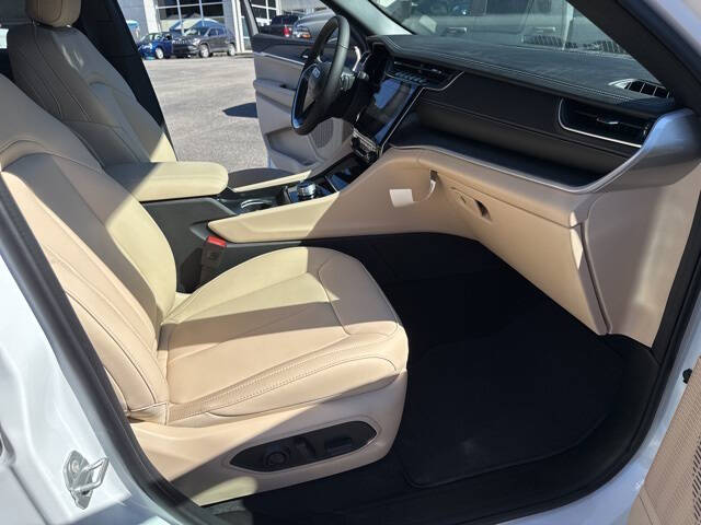 2025 Jeep Grand Cherokee Laredo X