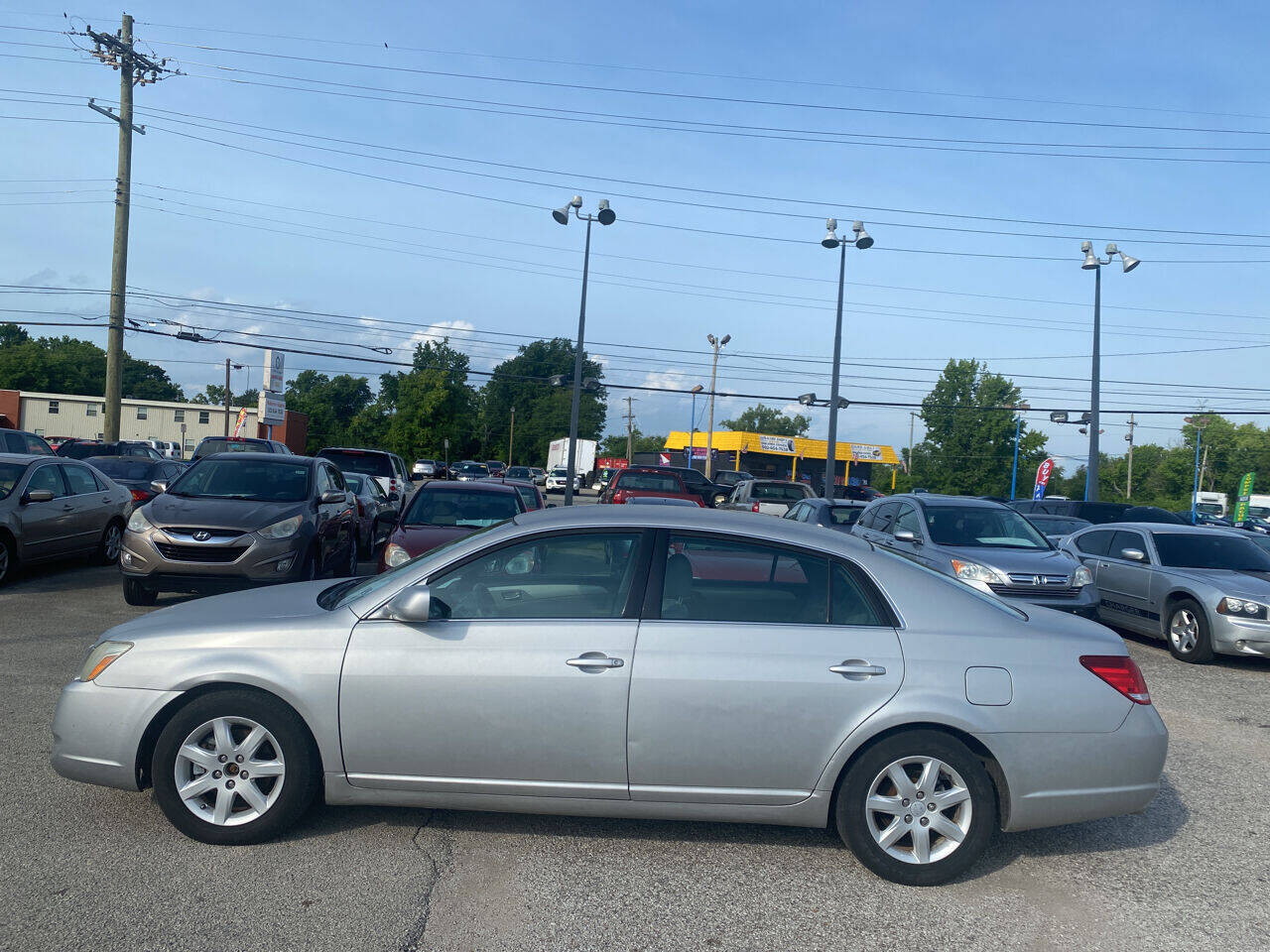 2005 Toyota Avalon XL photo