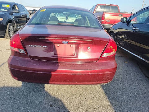 2005 Ford Taurus SE