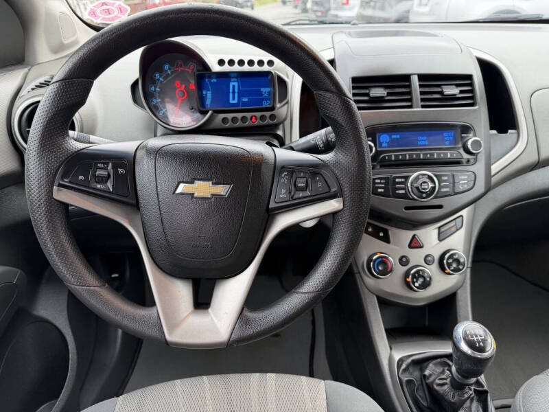 2013 Chevrolet Sonic LT Manual