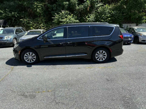 2017 Chrysler Pacifica Touring-L