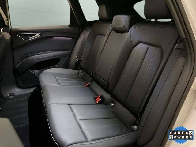 2024 Audi Q4 e-tron quattro Premium Plus 50