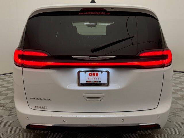 2024 Chrysler Pacifica Touring L - Photo 14